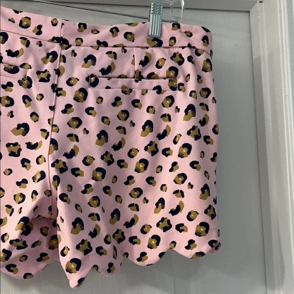 Lilly Pulitzer Pink Leopard Print scalloped shorts - Picture 3 of 5